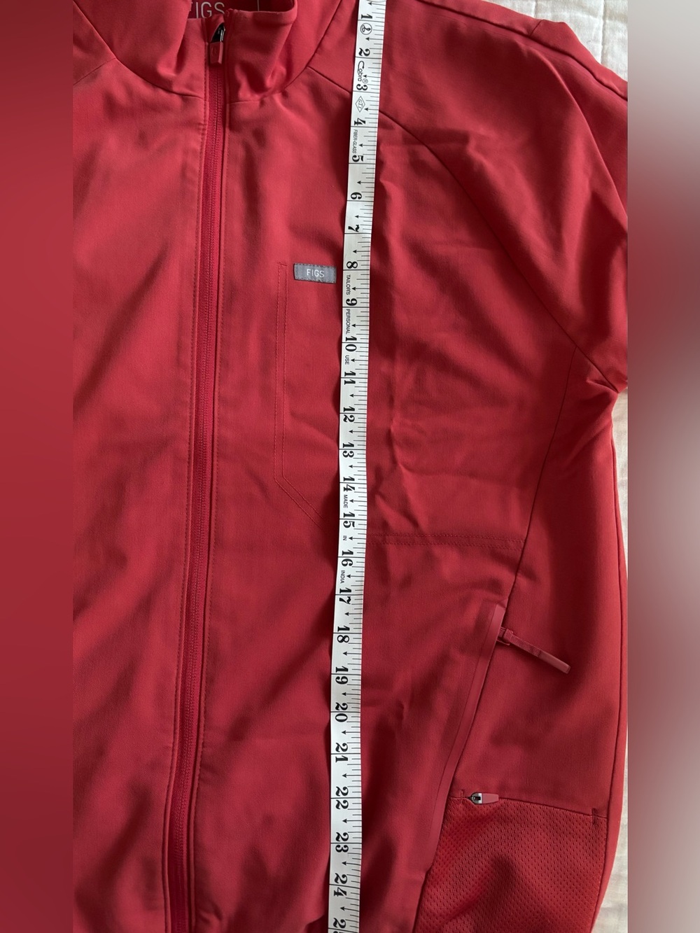 FIGS Performance Jacket Raspberry Sorbet Size Medium - Picture 14 of 15